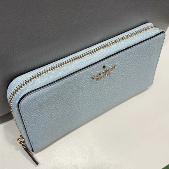 Kate Spade leila large continental wallet
Hazy Morning - Picture 2 of 16